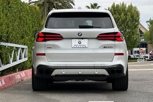 Mineral White Metallic 2024 BMW X5 M60i