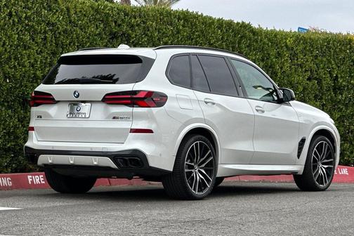 Mineral White Metallic 2024 BMW X5 M60i