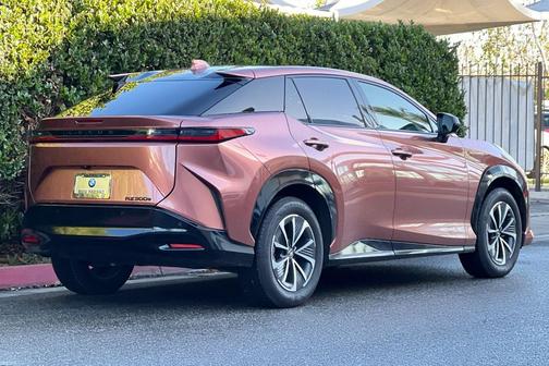 2025 Lexus RZ 300e Luxury