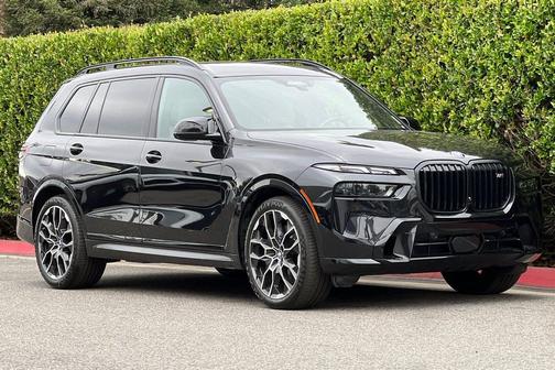Black Sapphire Metallic 2023 BMW X7 M60i