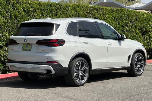 Mineral White Metallic 2026 BMW X5 PHEV xDrive50e