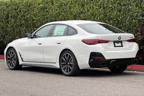 2026 BMW M440 i