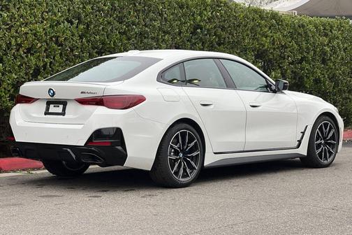 2026 BMW M440 i