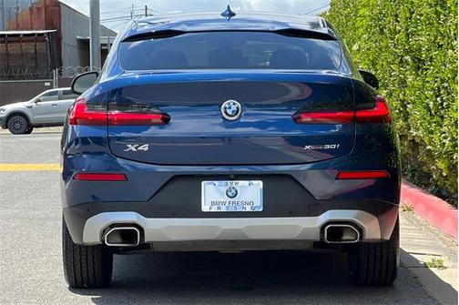 2023 BMW X4 xDrive30i