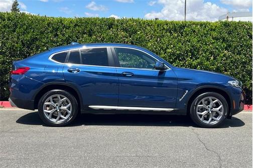 2023 BMW X4 xDrive30i