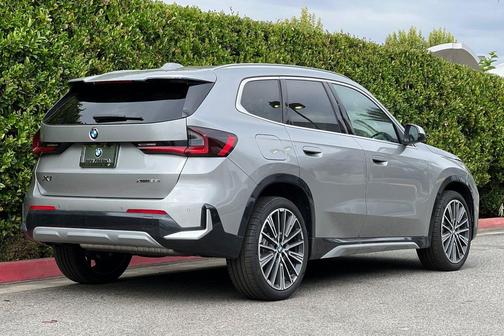 Space Silver Metallic 2026 BMW X1 xDrive28i