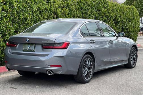 Skyscraper Grey Metallic 2025 BMW 330 xDrive