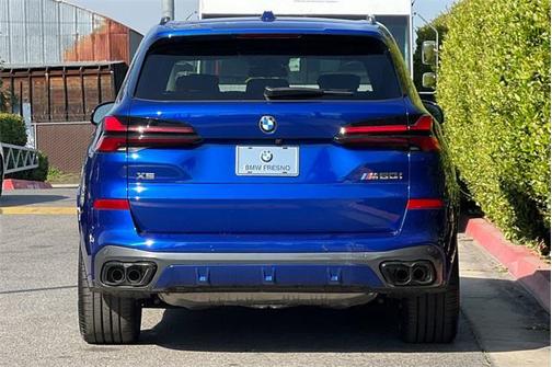 2025 BMW X5 M60i