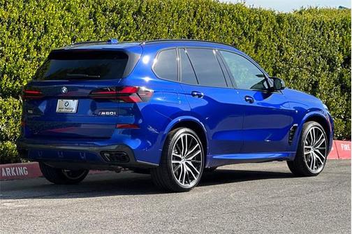 2025 BMW X5 M60i