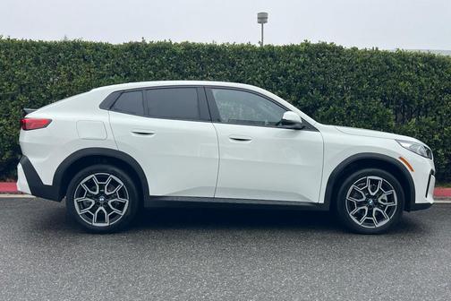 2025 BMW X2 xDrive28i
