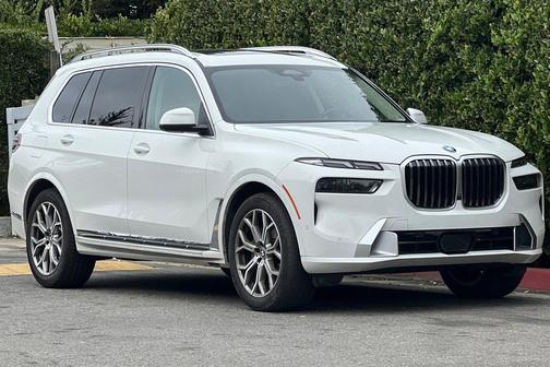 2025 BMW X7 xDrive40i