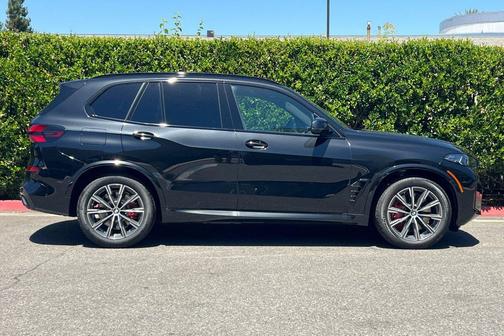 Black Sapphire Metallic 2026 BMW X5 PHEV xDrive50e