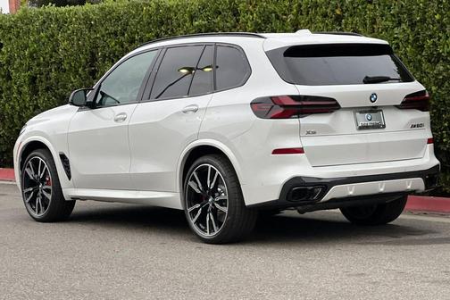 2026 BMW X5 M60i