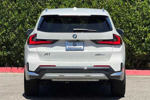 Alpine White 2026 BMW X1 xDrive28i