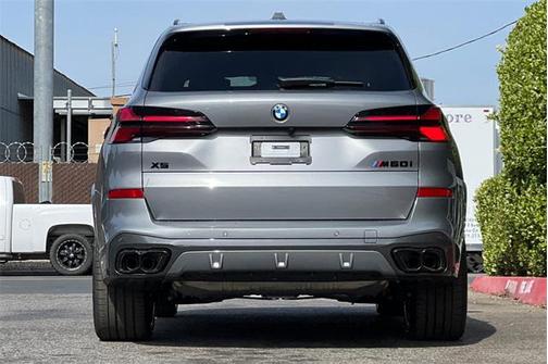 2025 BMW X5 M60i