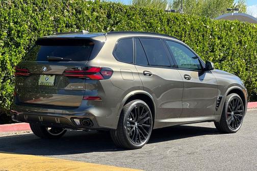 Manhattan Green Metallic 2026 BMW X5 sDrive40i