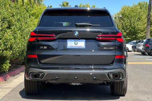 Black Sapphire Metallic 2026 BMW X5 xDrive40i