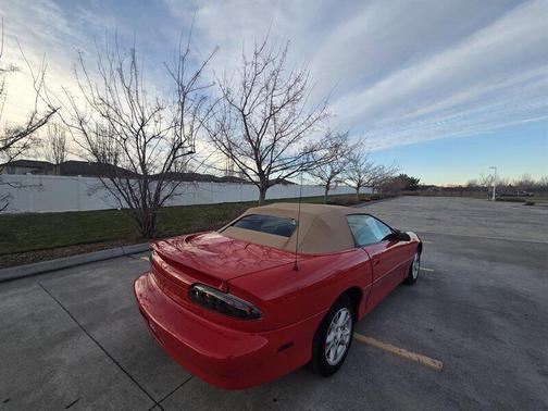 2001 Chevrolet Camaro Base