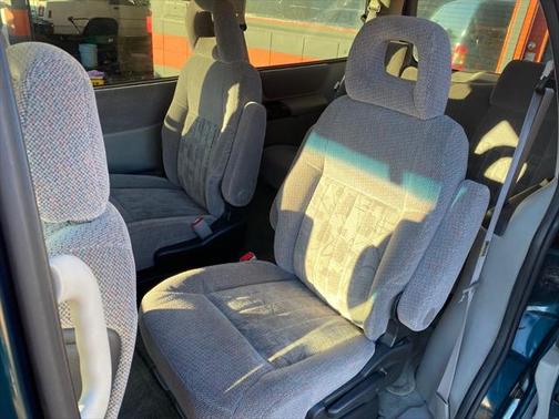 2001 Pontiac Montana M16 w/1SE Pkg.