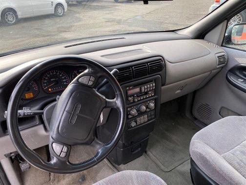 2001 Pontiac Montana M16 w/1SE Pkg.