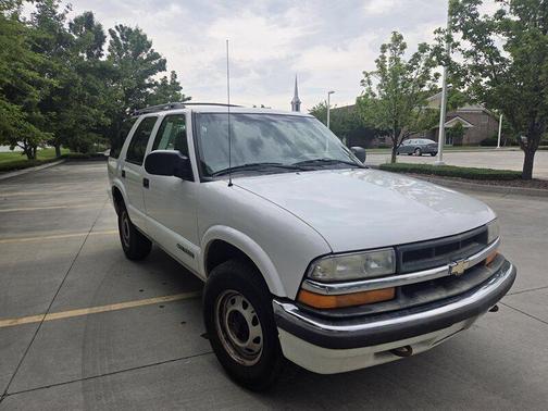 Summit White 2001 Chevrolet Blazer LT