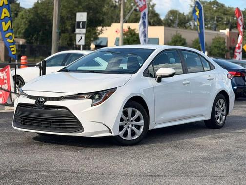 Ice Cap 2025 Toyota Corolla LE