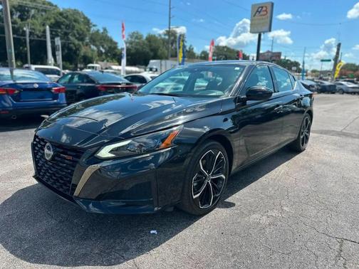 Super Black 2025 Nissan Altima SR FWD