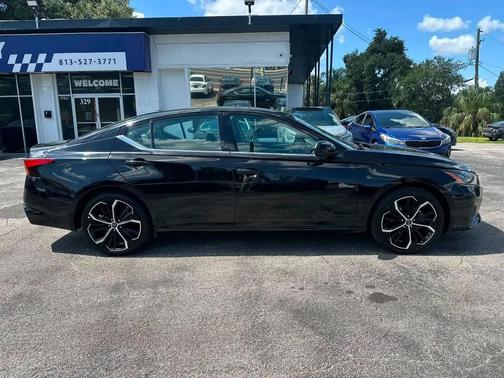 Super Black 2025 Nissan Altima SR FWD