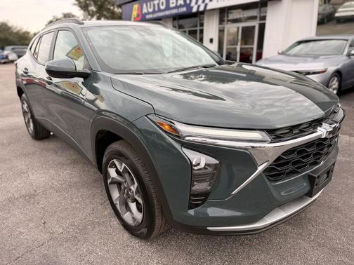 2025 Chevrolet Trax LT