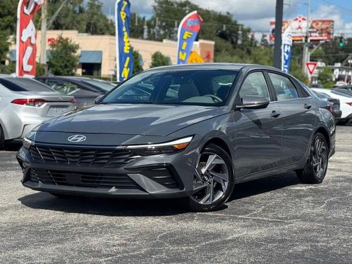 2025 Hyundai ELANTRA SEL