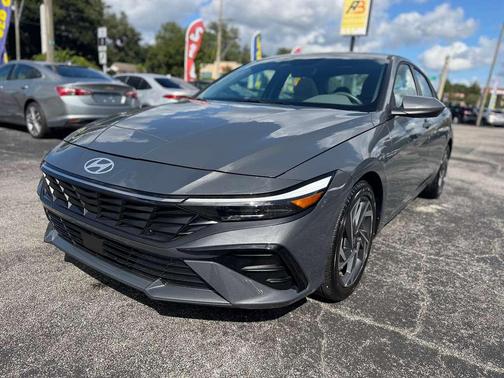 2025 Hyundai ELANTRA SEL