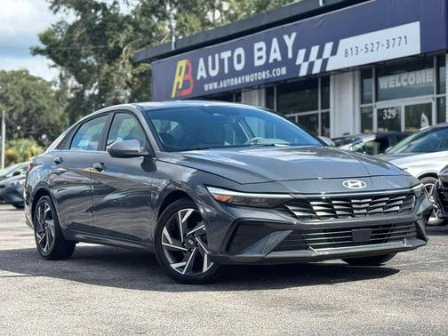 2025 Hyundai ELANTRA SEL
