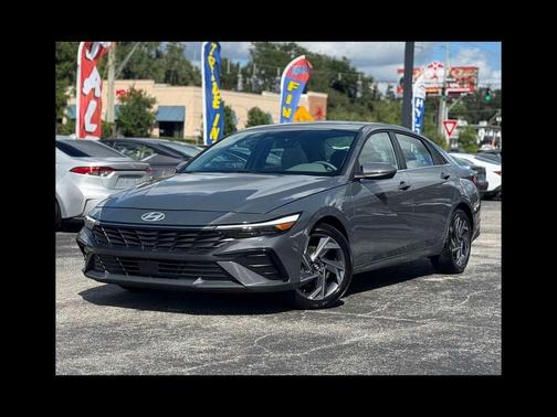 2025 Hyundai ELANTRA SEL