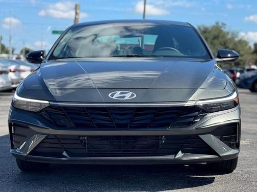 2025 Hyundai ELANTRA HEV SEL Sport