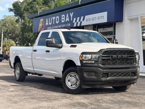 Bright White Clearcoat 2024 RAM 2500 Tradesman Crew Cab 4x2 8' Box