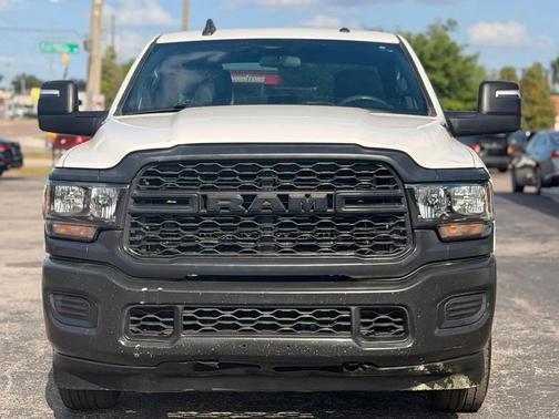 Bright White Clearcoat 2024 RAM 2500 Tradesman Crew Cab 4x2 8' Box