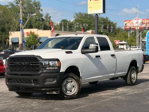 Bright White Clearcoat 2024 RAM 2500 Tradesman Crew Cab 4x2 8' Box