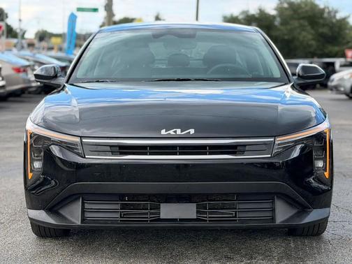 Aurora Black Pearl 2026 Kia K4 LXS