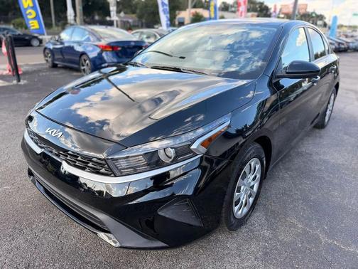 Aurora Black 2024 Kia Forte LX