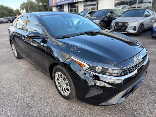 Aurora Black 2024 Kia Forte LX