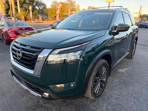2022 Nissan Pathfinder SL 2WD