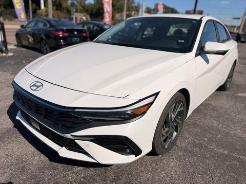 2024 Hyundai ELANTRA Limited