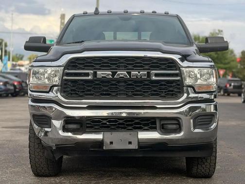 Diamond Black Crystal Pearlcoat 2022 RAM 2500 Tradesman Crew Cab 4x4 6'4' Box