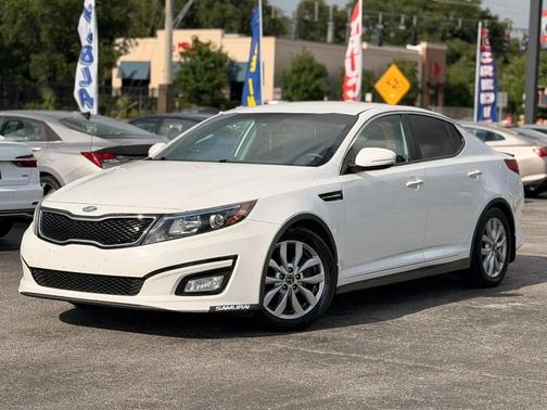 White 2015 Kia Optima LX