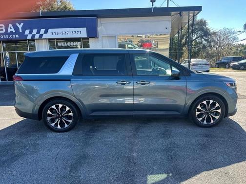 2023 Kia Carnival EX