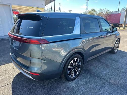 2023 Kia Carnival EX