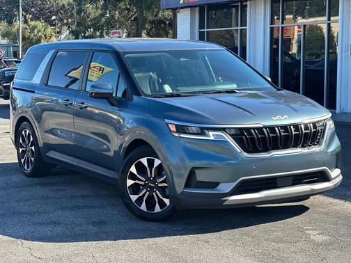 2023 Kia Carnival EX