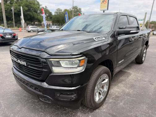 Diamond Black Crystal Pearlcoat 2019 RAM 1500 Big Horn