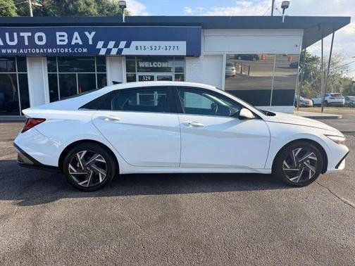 2025 Hyundai ELANTRA SEL