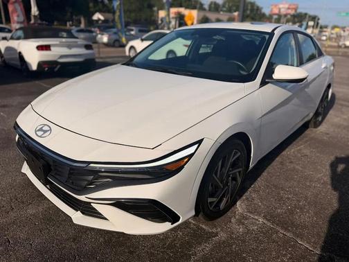 2025 Hyundai ELANTRA SEL